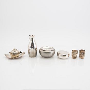 An early 20th century set of six different Japanese silver objects total weight 622 grams.