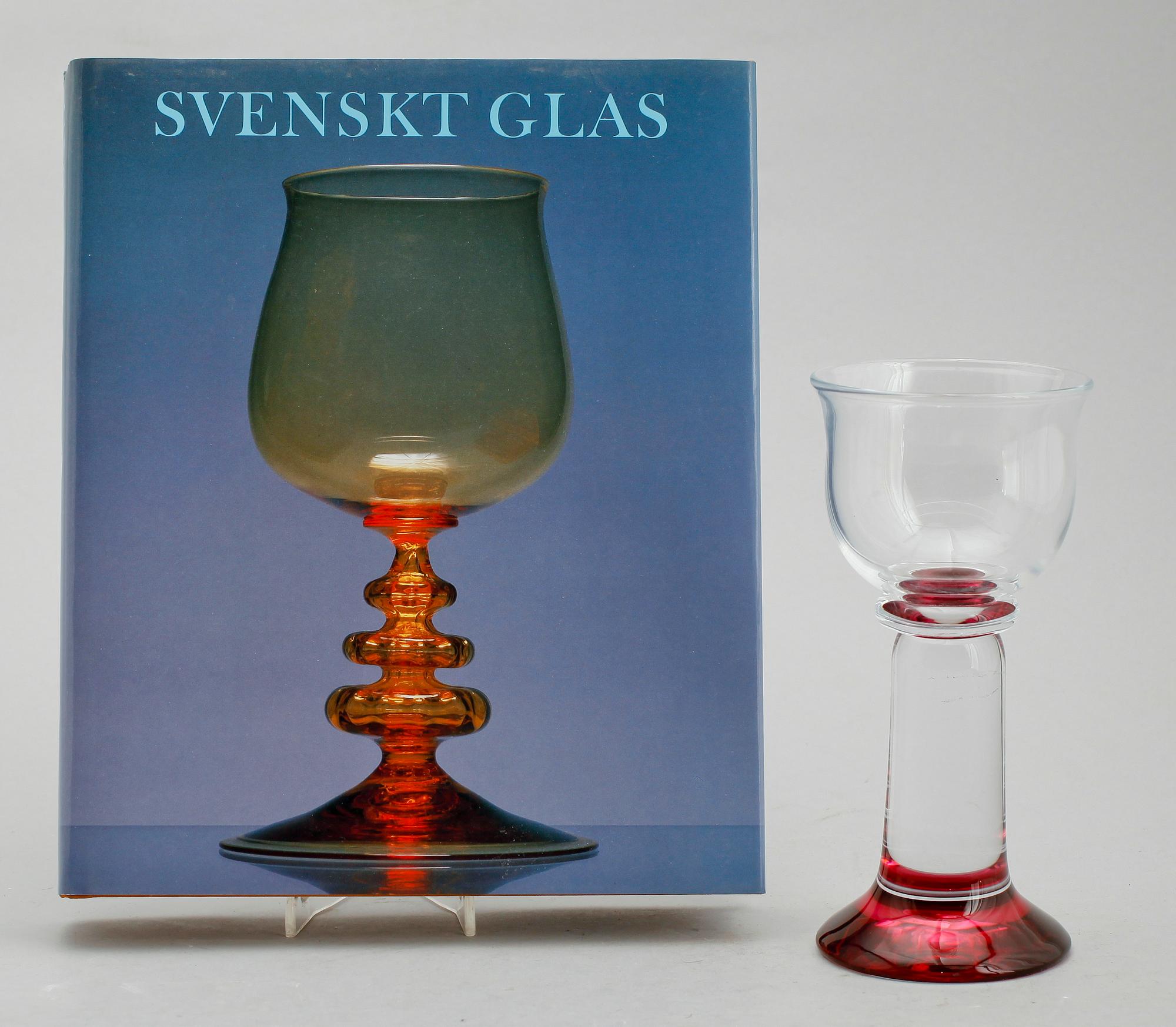 BOK SAMT POKAL, Svenskt Glas, bibliofilutgåva 188/200 med glaspokal av Erik Höglund, Strömbergshyttan, 1191.