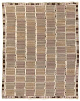 571. CARPET. "Salerno grå med enkel bård" ("Kristianstad"). Flat weave. 465 x 360 cm. Signed AB MMF BN.