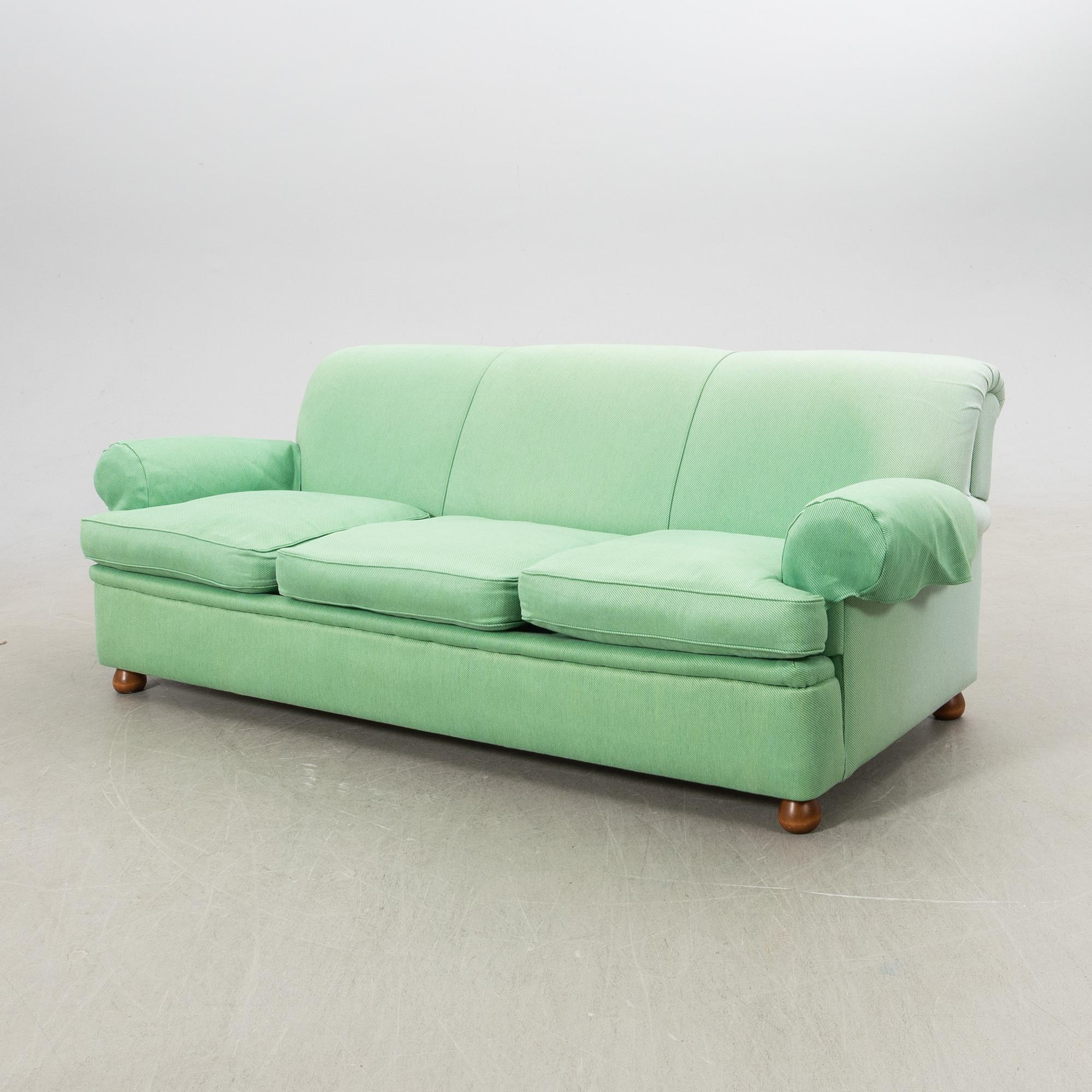 Josef Frank, Sofa model 703 for the company Svenskt Tenn.