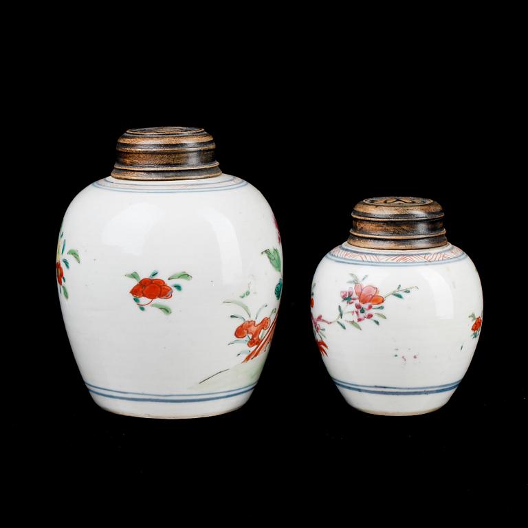 TEDOSOR, 2 st, porslin, Kina, Qing-dynastin, trol 1700-tal.
