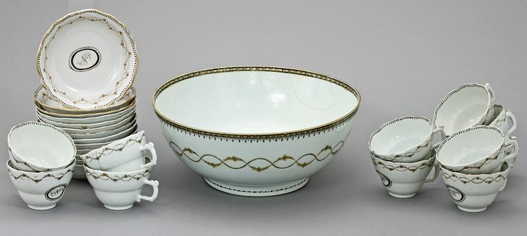 BÅLSKÅL samt KAFFEKOPPAR, 11 st, porslin, Kina, 1700/1800-tal.