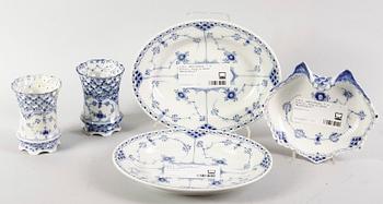 SERVISDELAR, 5 st. Porslin. Kunglig dansk. "Musselmalet".
