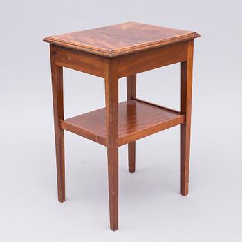 SÄNGBORD, Grange, Frankrike 1980-tal samt SÄNGBORD Remploy Limited, England 1966.