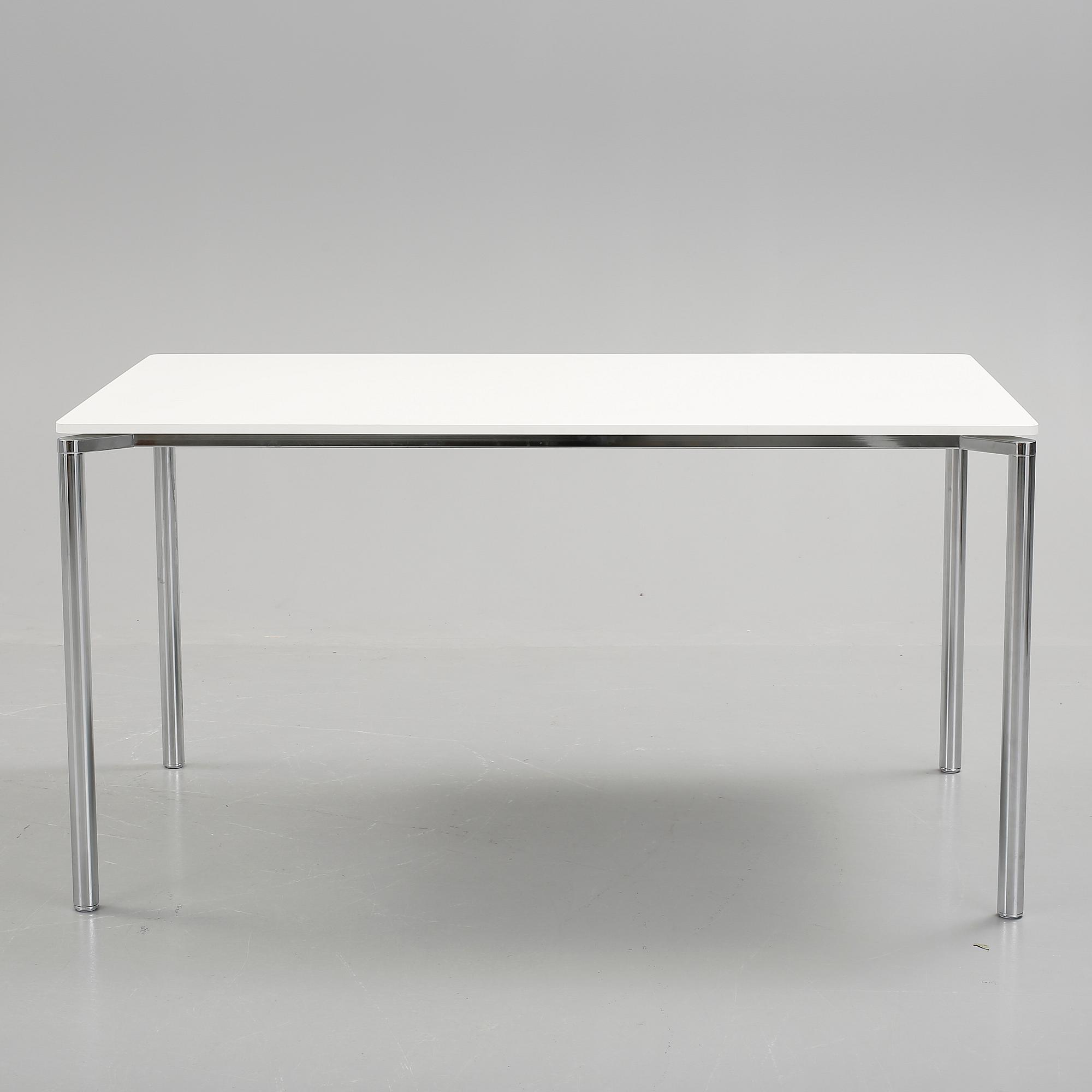 BORD, Fritz Hansen, "Plano" P934.