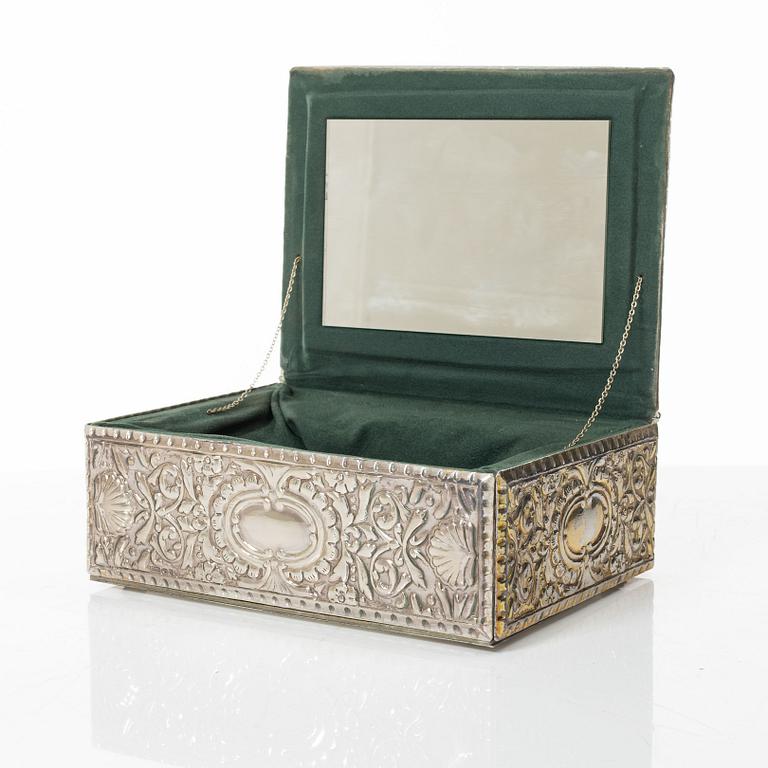 Jewellery box, sterling silver, 20th Century.