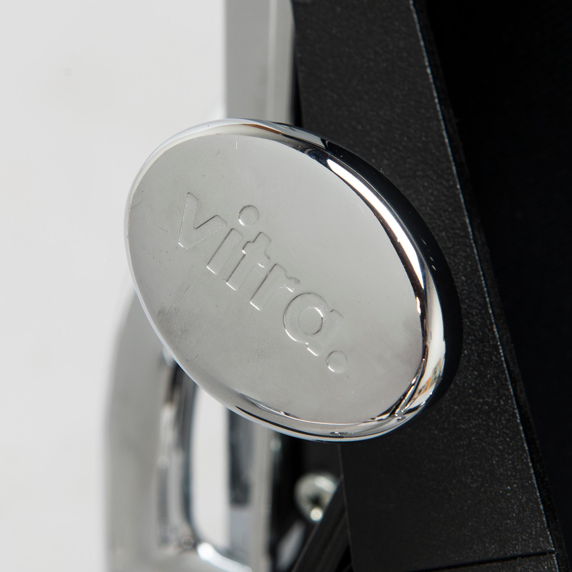 Charles & Ray Eames, kontorsstol, "Soft Pad Chair EA 219, high backrest", Vitra. 2000-tal.