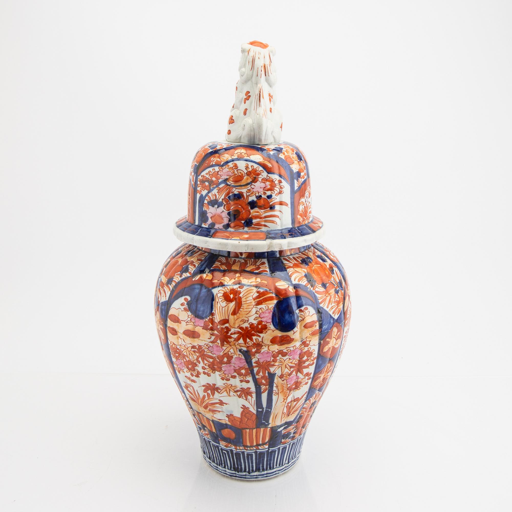 A Japanese Imari urn around 1900.