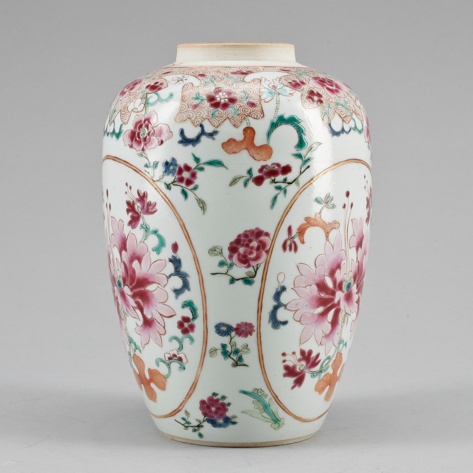 URNA, kompaniporslin. Qing dynastin, Qianlong (1736-95).