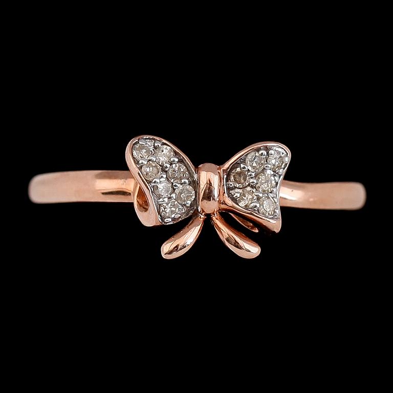 RING, 10K roséguld, åttkantslipade diamanter tot ca 0.10 ct. Vikt ca 2 g.