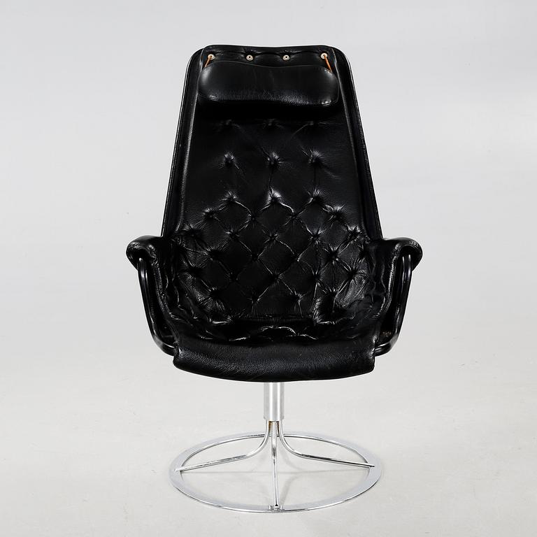 A "Jetson" chair, designed by 5Bruno Mathsson dfor Dux, made around year 2000.