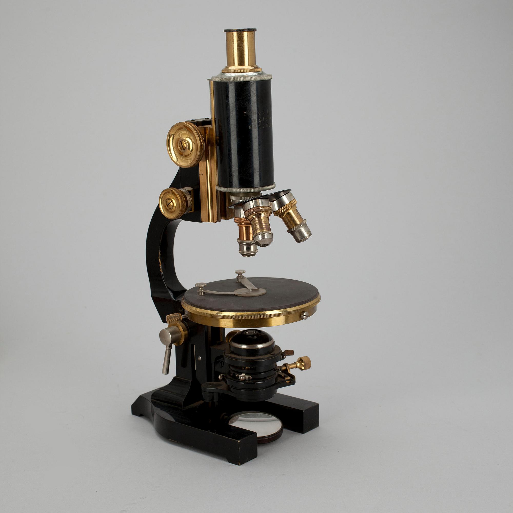 MIKROSKOP, mässing och metall, "No 2099098" Ernst Leitz Wetzlar 1910-20-tal.