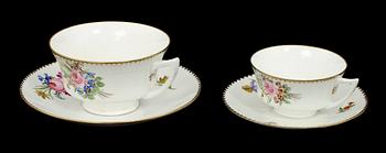 MAT- OCH KAFFESERVISDELAR, 124 st, porslin, Gustavsberg, 1900-talets första hälft.