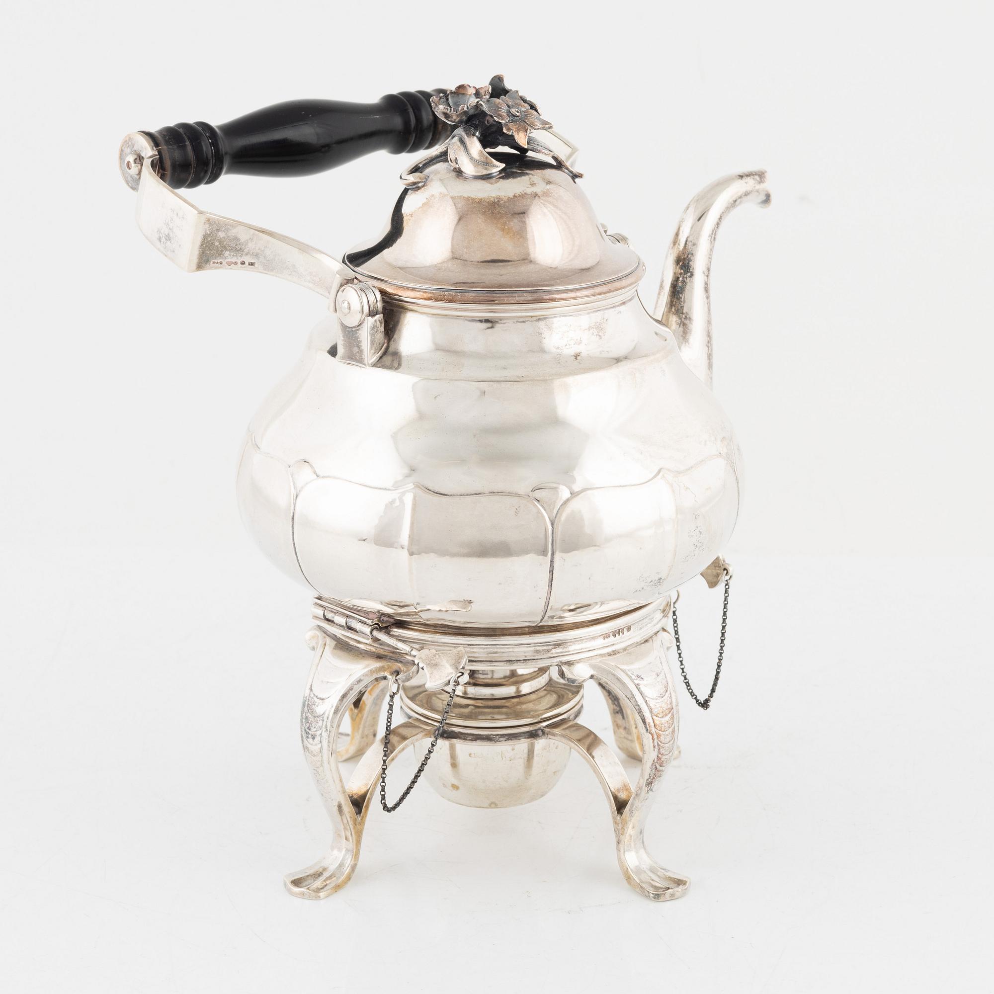 Guldsmedsaktiebolaget (GAB), tekanna på rechaud, silver, Stockholm 1920.