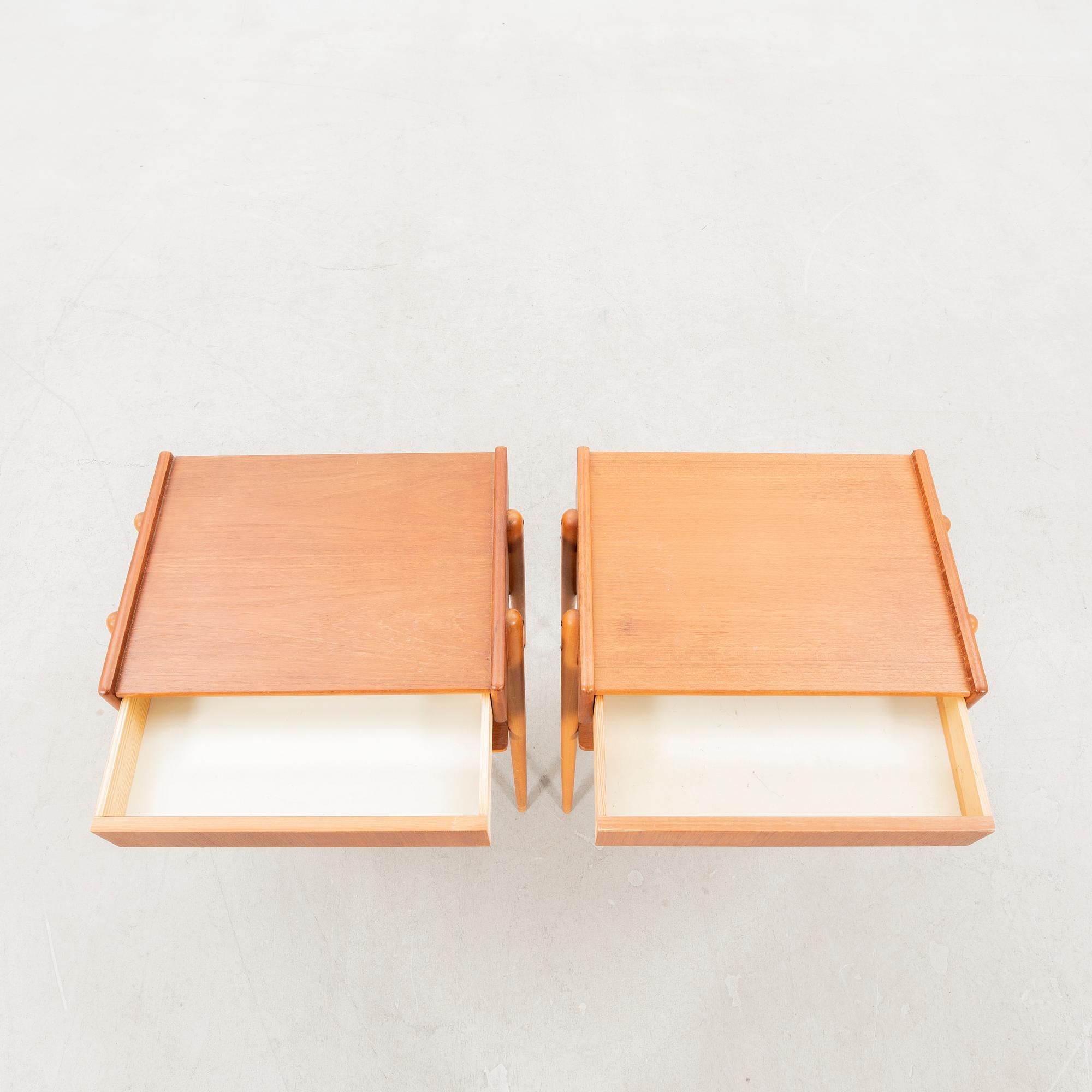 Sängbord ett par 1900-talets mitt Ab Carlström & Co möbelfabrik.