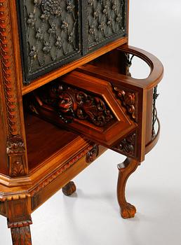 BARSKÅP, barockstil, 1900-talets andra hälft.