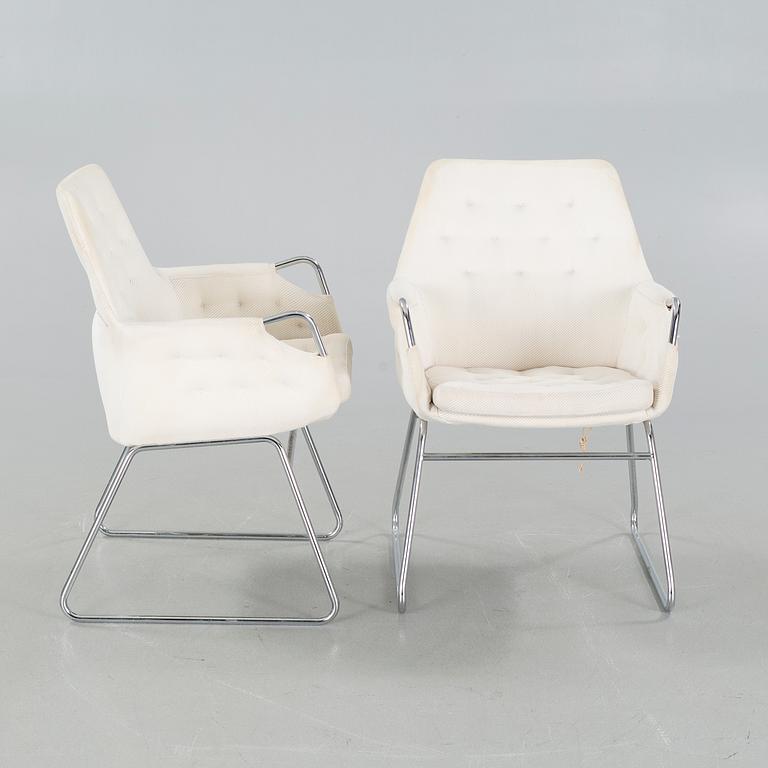 BRUNO MATHSSON, ett par karmstolar, "Mirja", Bruno Mathsson International, omkring år 2000.