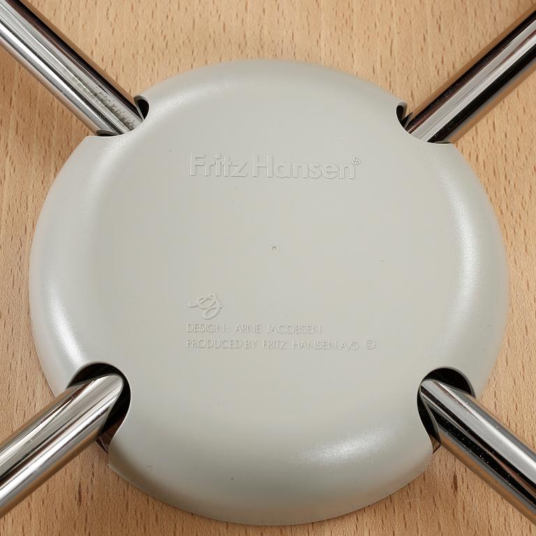 STOLAR, 4 stycken, "Sjuan", Arne Jacobsen, Fritz Hansen 2007.