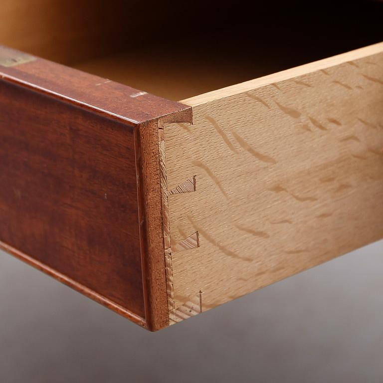 SKRIVBORD, gustaviansk stil, 1900-talets mitt.