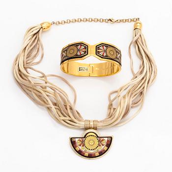 Michaela Frey, armband och halssmycke, förgylld metall, emalj.