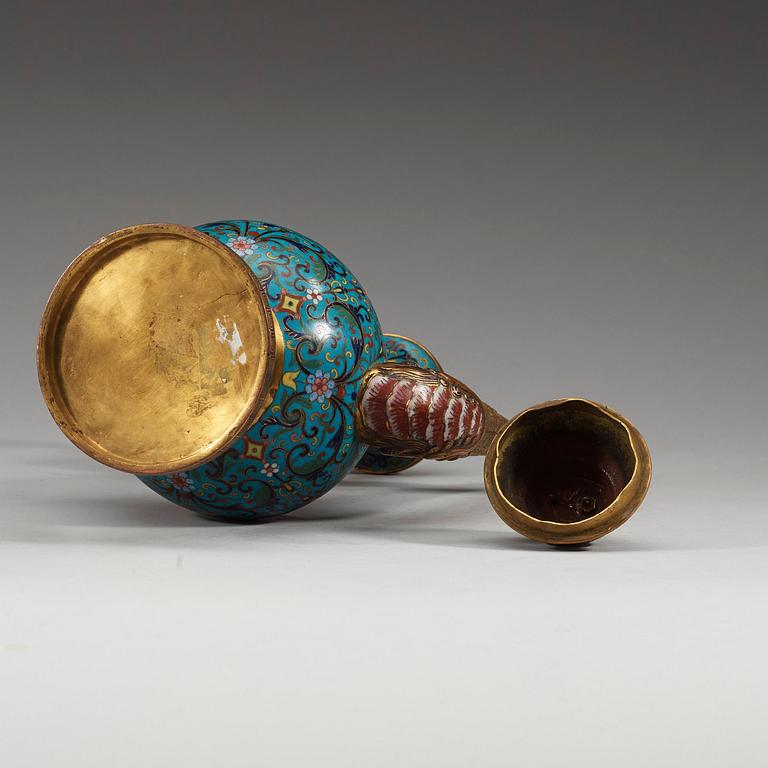 KANNA, cloisonné. Qing dynastin, sekelskifte 1900.