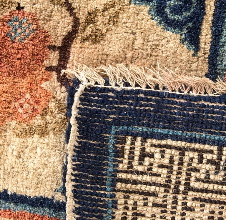 SADELTÄCKEN 2 st Kina semiantik/antik ca 120 x 56 cm och 143 x 60 cm.