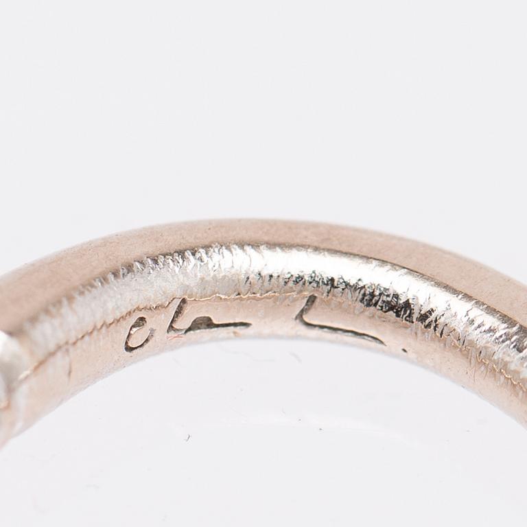 Ole Lynggaard, ring, 18K white gold with brilliant-cut diamonds.