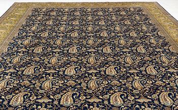 A Qum carpet, ca 494 x 340 cm.