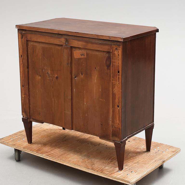 BYRÅ, sengustaviansk stil, 1800-talets andra hälft.