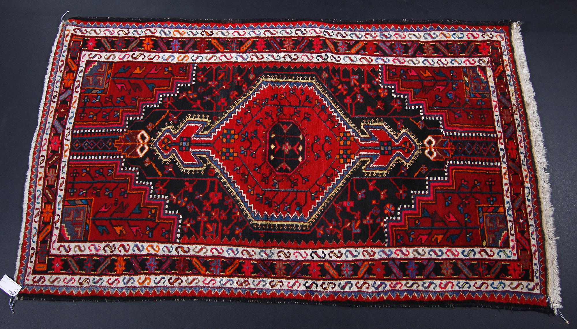 MATTA, old Hamadan, ca 197 x 118.