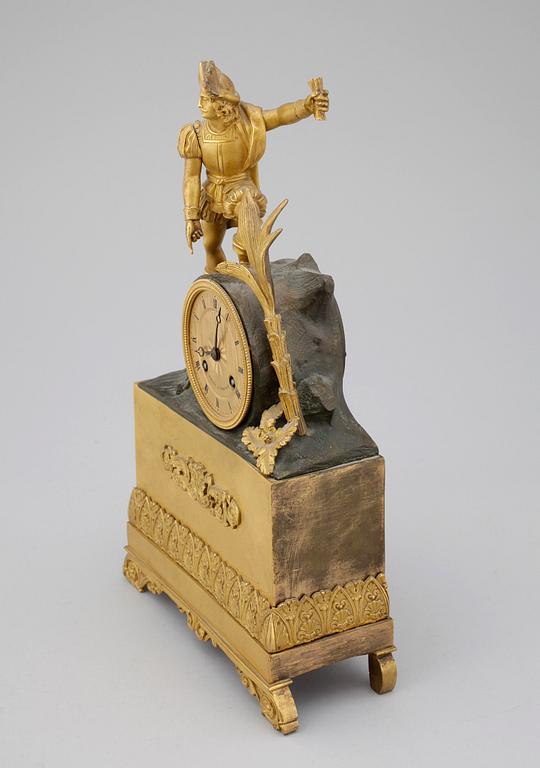 BORDSPENDYL, senempire. brons samt mässsing. 1800-talets första hälft /mitt.