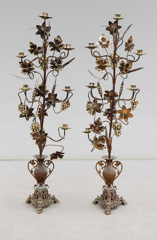 KANDELABRAR, 1 par, gjutjärn och mässing, sannolikt Frankrike, Louis XIV-stil, 1800-tal.
