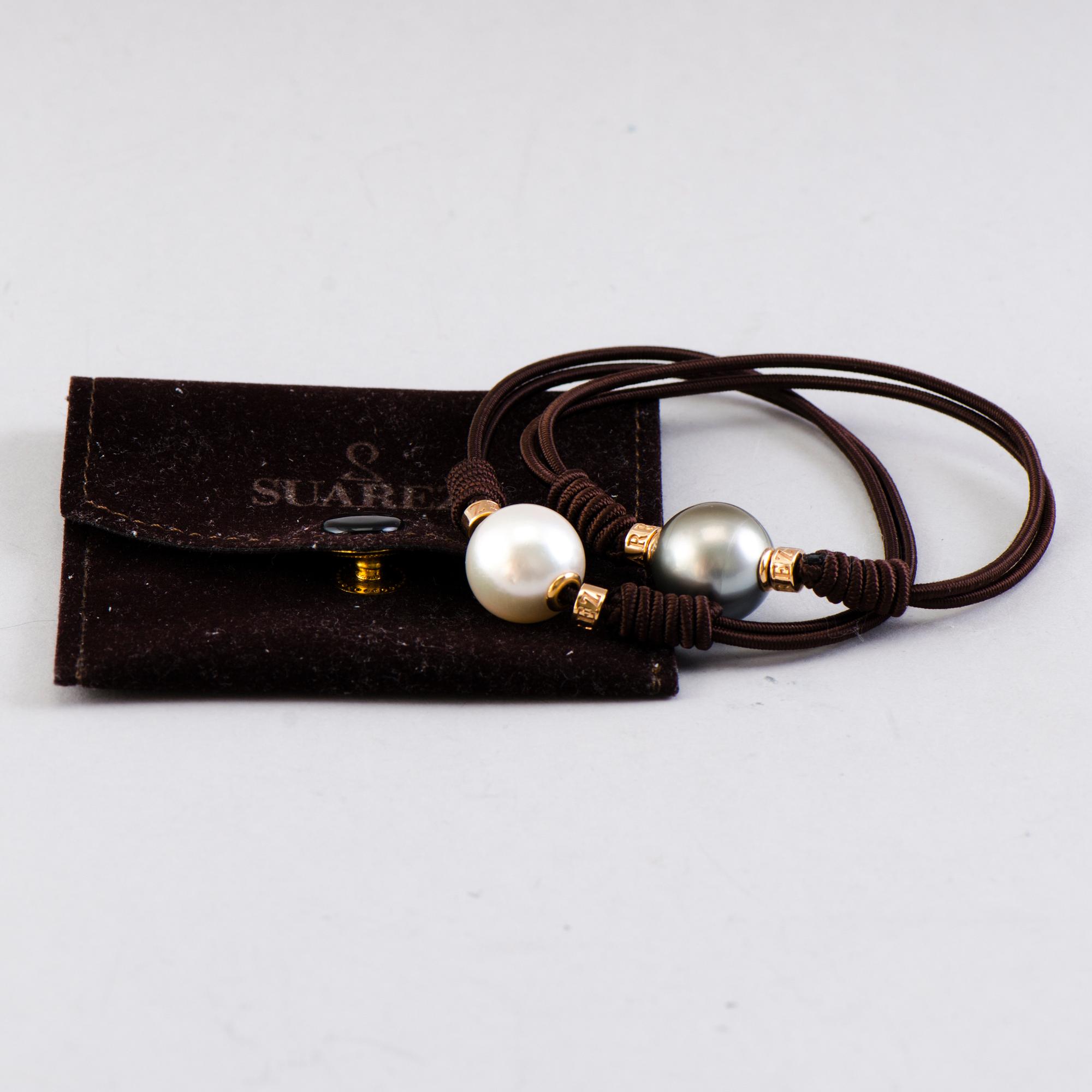 BRACELETS, 2 pcs, cultured pearls, 18K gold. Suarez, Spain.