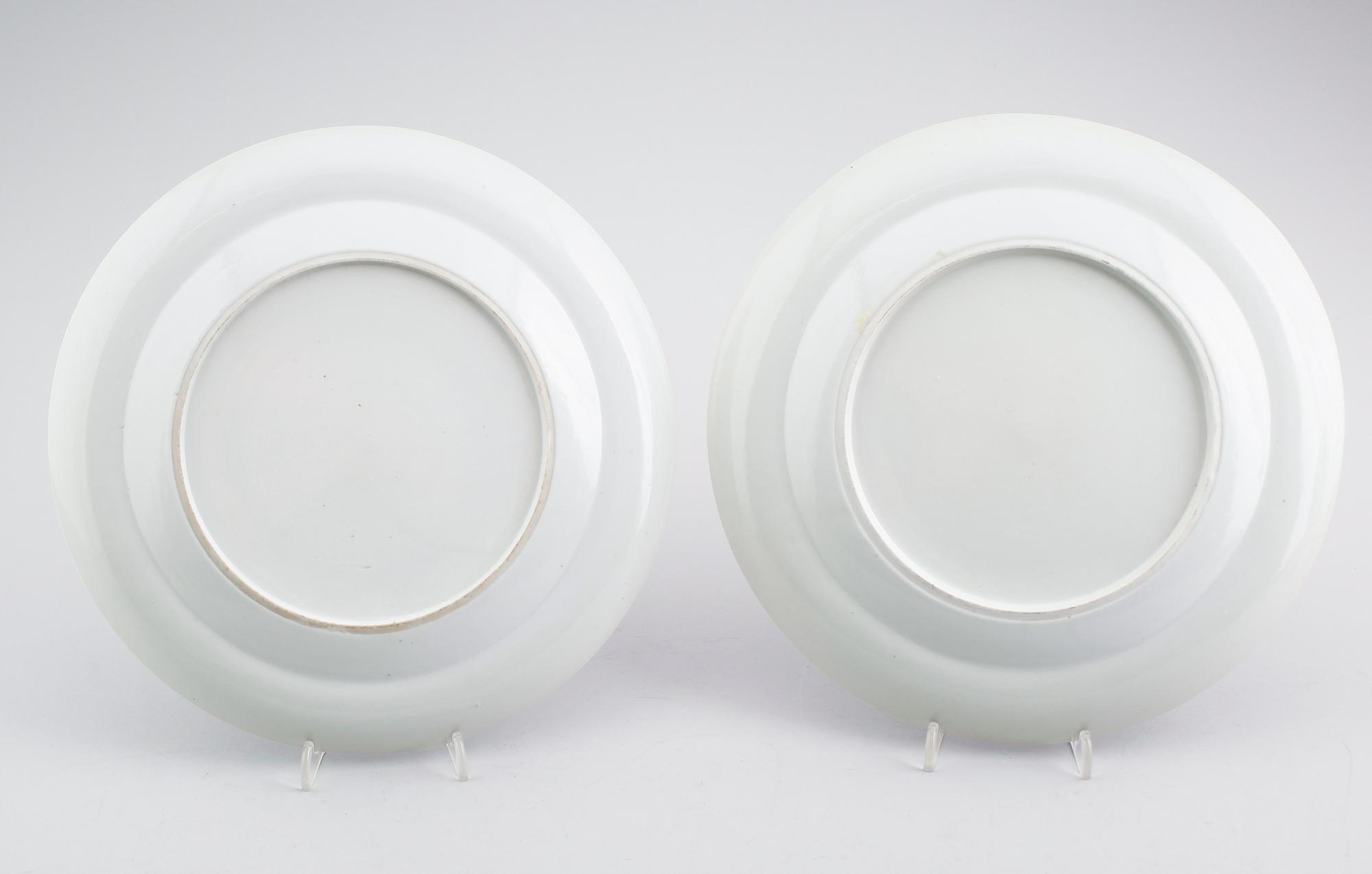 TALLRIKAR, 1 par, porslin, Kina, 1800-tal.