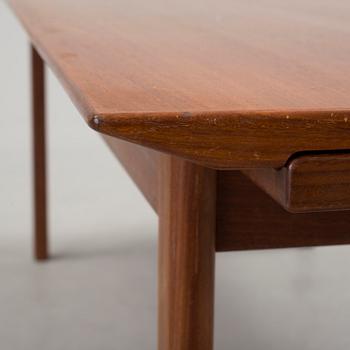a coffee table veneered with teak designed by Tove & Edvard Kindt-Larsen for Säffle möbelfabrik, 1950s/60s.