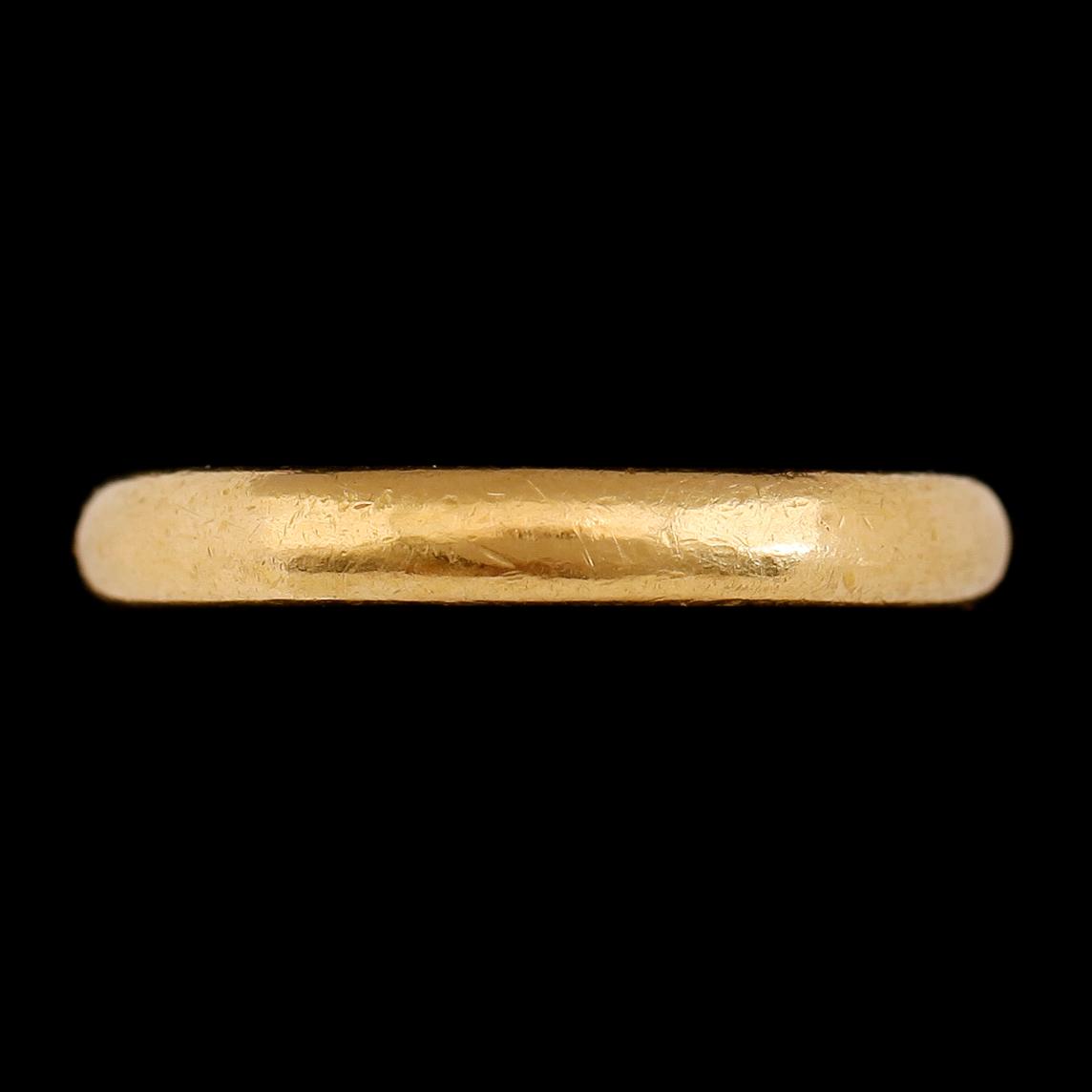 RING, 23K guld. Vikt ca 7 g.