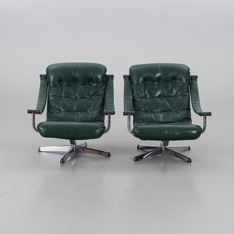 A pair of armchairs, Göte Möbler, Nässjö, Late 20th century.