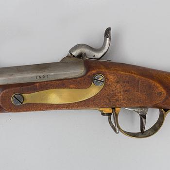 SLAGLÅSGEVÄR, svenskt, m/1845-54, Huskvarna faktori 1855 med bajonett.