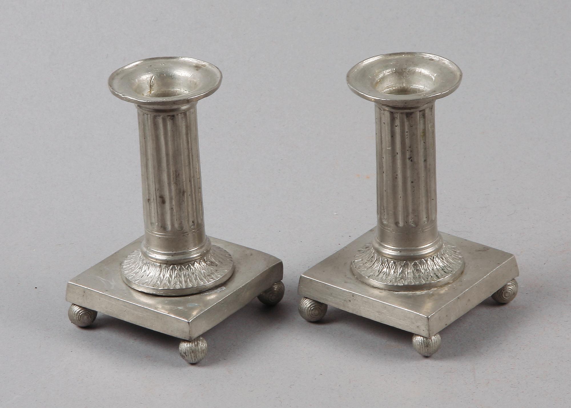 LJUSSTAKAR, ett par, tenn, sengustavianska, Martin Artedius, Norrköping 1800.