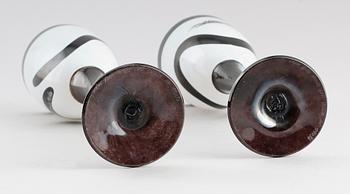 POKALGLAS, 2 st, glas, "Caramba", Ulrica Hydman-Vallien, Kosta Boda.