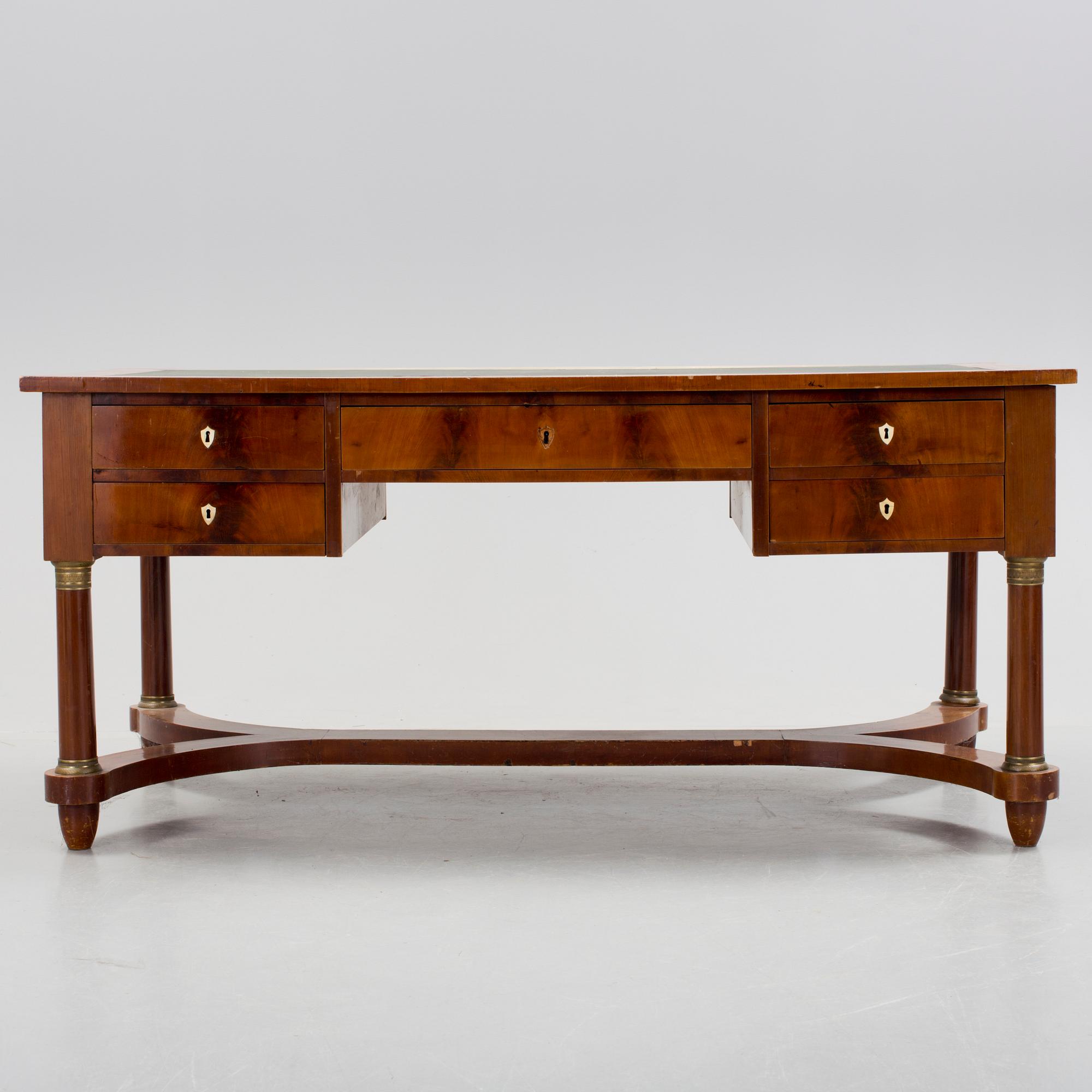 SKRIVBORD, Karl-Johan, 1800-talets första hälft.