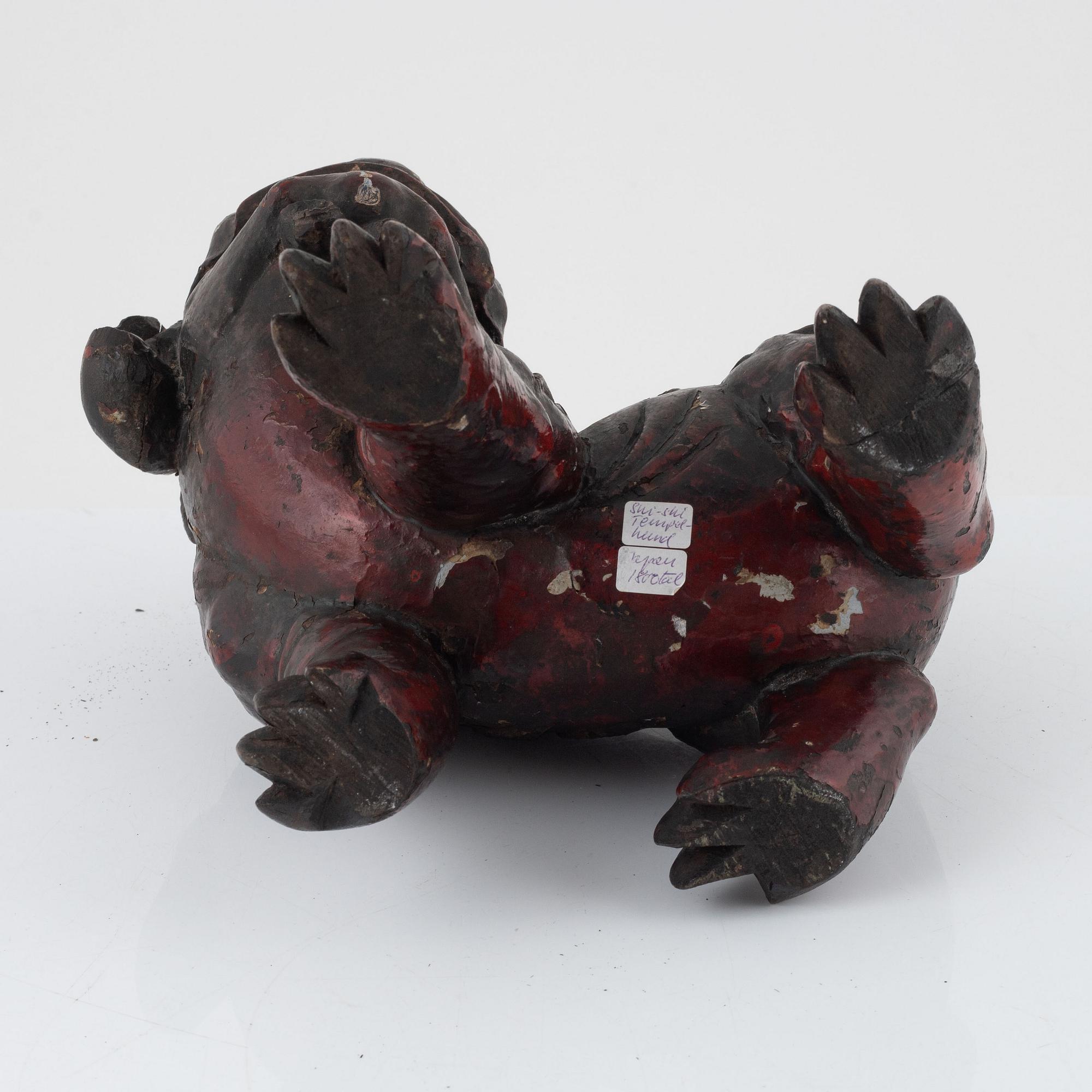 Figurin, bemålat trä, Shishi-lejon, Japan, Meiji, omkring år 1900.