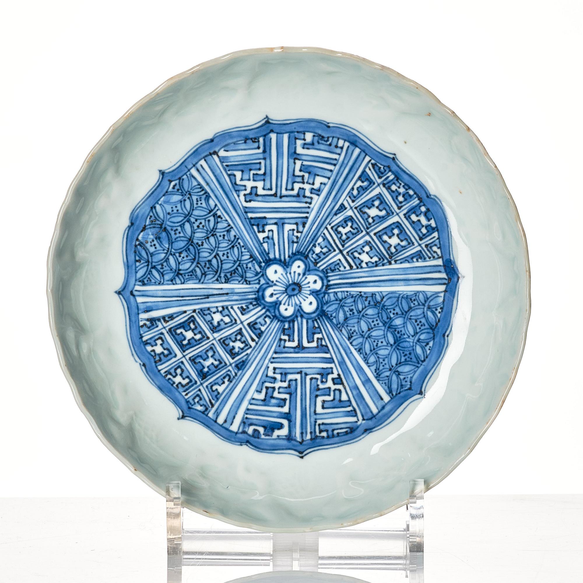 A set of eight blue and white kraakdishes, Ming dynasty, Wanli period (1662-1722).