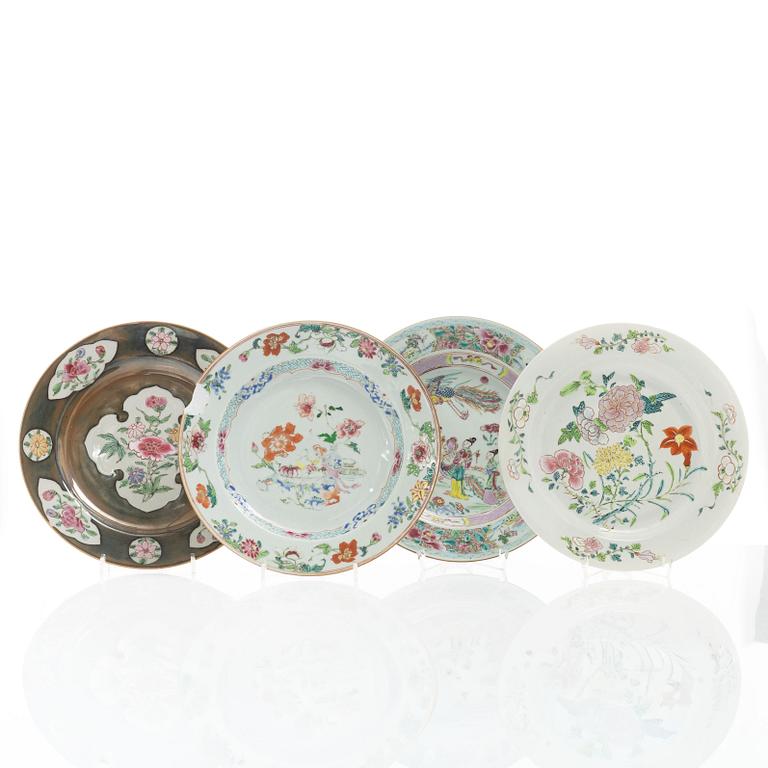 Tallrikar, fyra stycken, porslin, Qingdynastin, Yongzheng (1723-35).