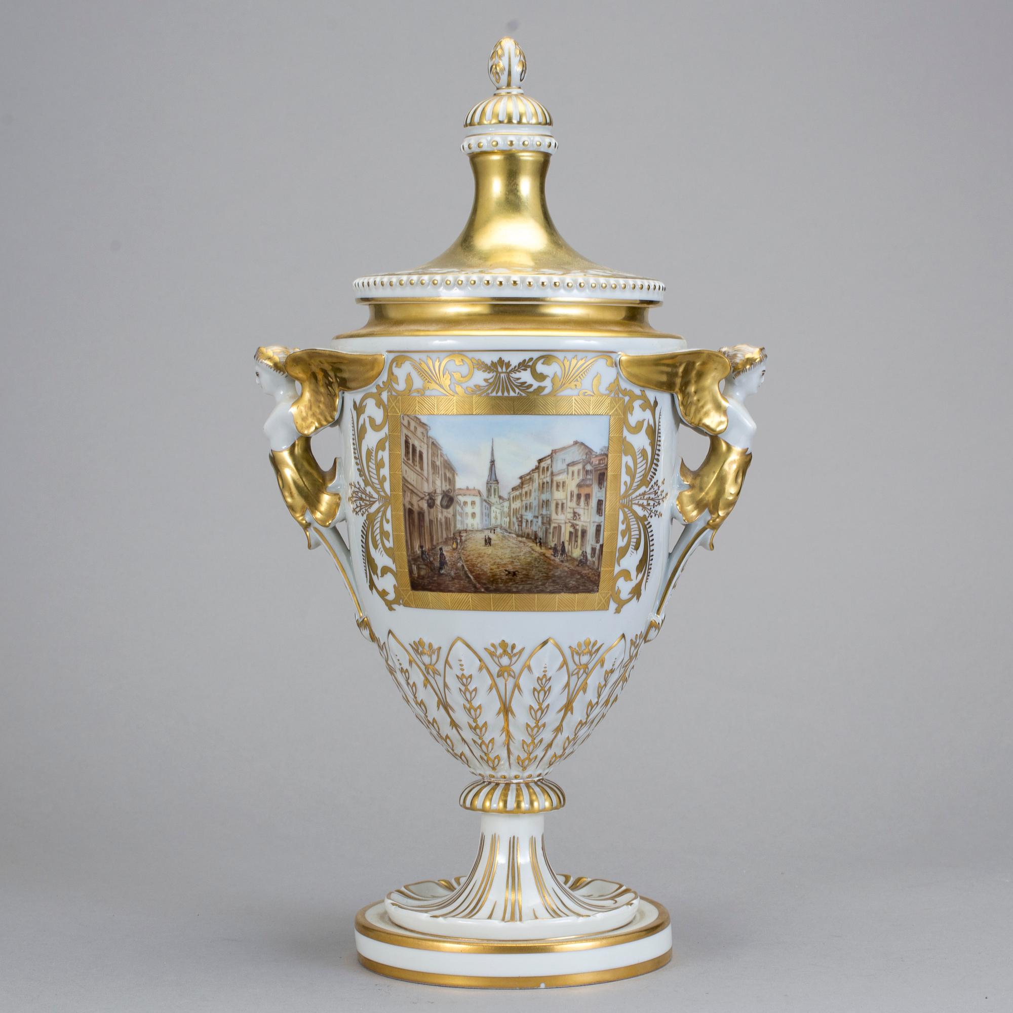 LOCKURNA, porslin, Dresden, 1900-talets första hälft.