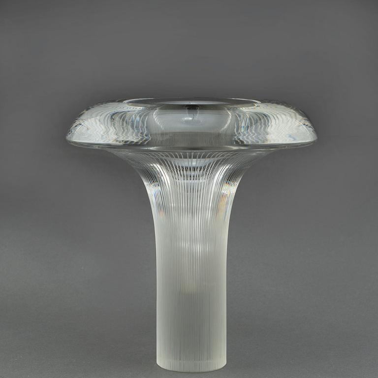 TAPIO WIRKKALA, vas, glas. Iittala, signerad.