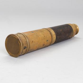 A tubular binocular, 19th/20th century.