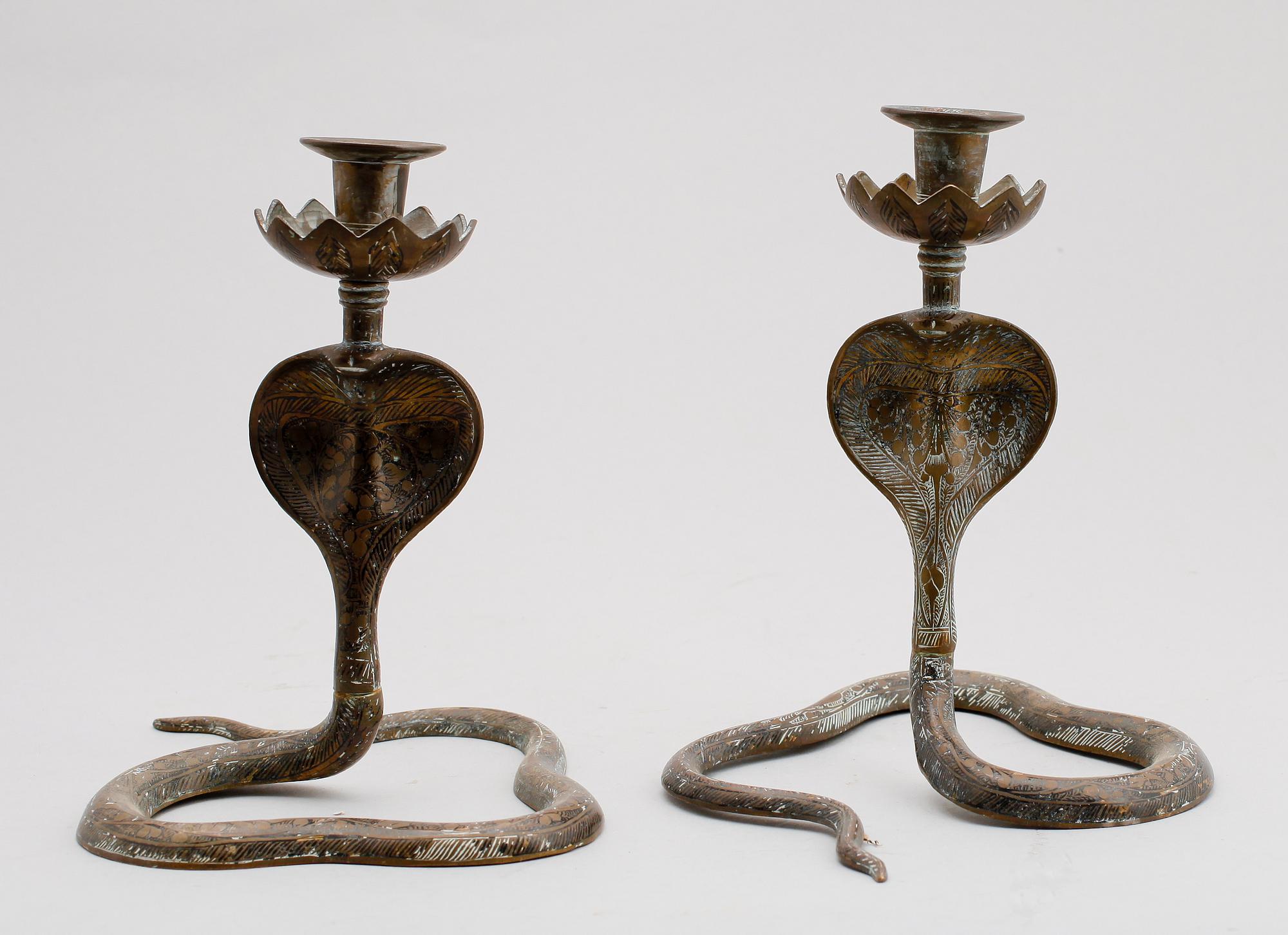 LJUSSTAKAR, 1 par, patinerad mässing, tidigt 1900-tal.