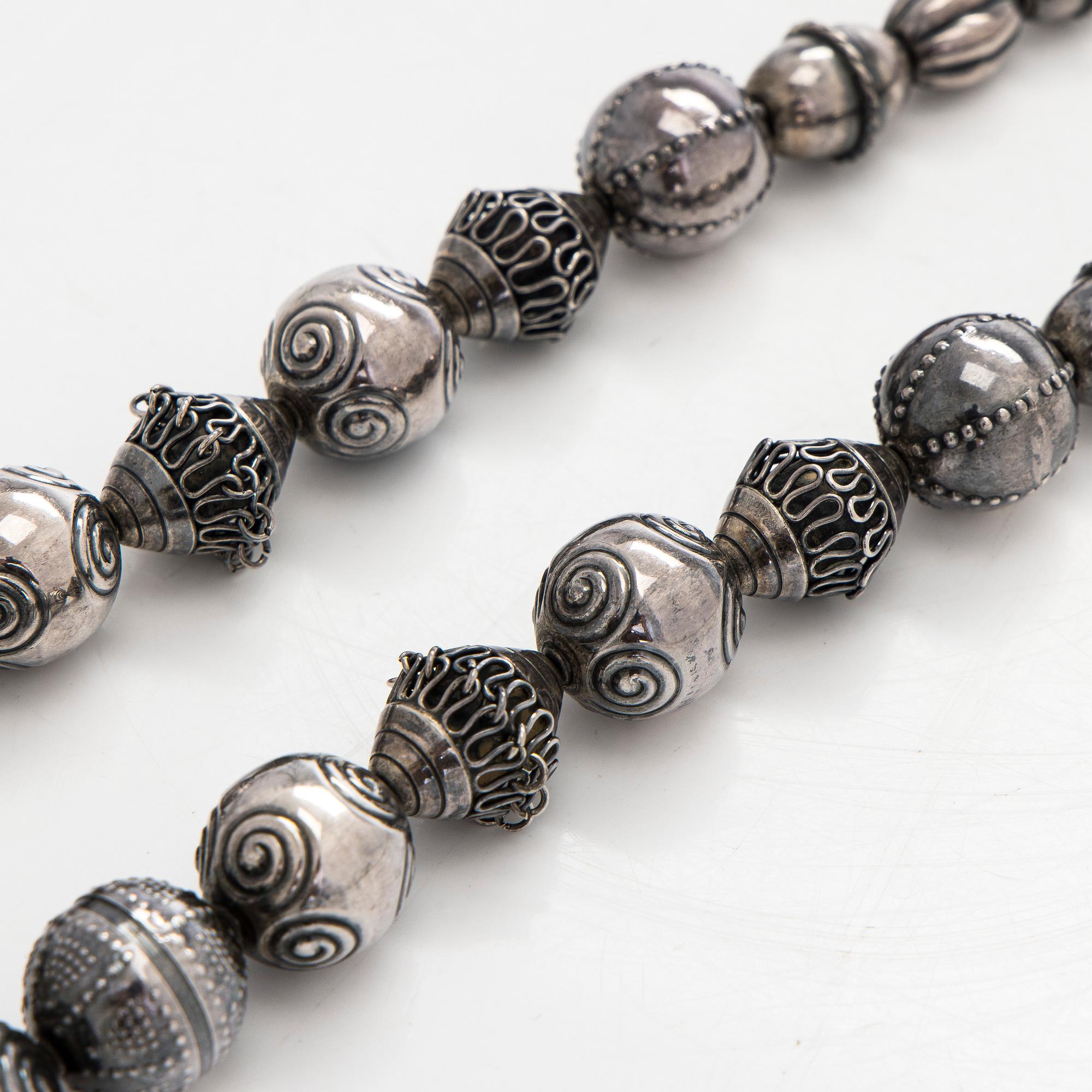 Kalevala Koru, Necklace and bracelet, “The Halikko Treasure”, silver. Helsinki 1970.
