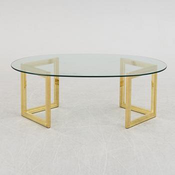 A late 20th century coffee table.
